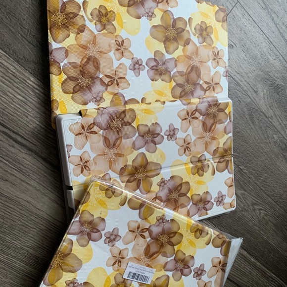 🌼🌸 Flowers Galore Tablet Case 🌸🌼 - Picture 6 of 7